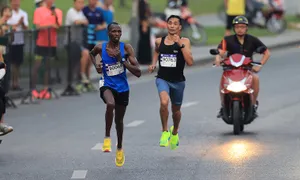 Nguyễn Văn Lai - Edwin Kiptoo: Cuộc thư hùng marathon ở giải chạy đêm Hà Nội