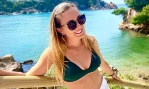 'Nữ thần' quần vợt từng khiến Stefanos Tsitsipas si mê